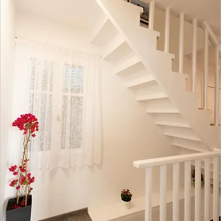 アパート Ziv Boutique Town Square Lefkáda