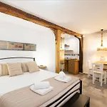 Appartamento Ziv Boutique Town Square